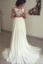 Langes A-Linien-Brautkleid aus Chiffon mit Herzausschnitt und Spitzenapplikationen und Schlitz