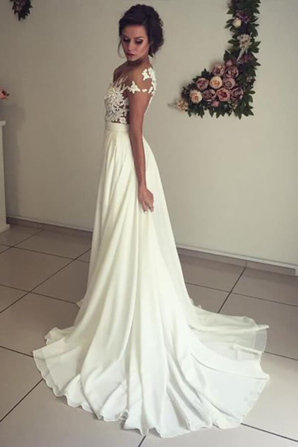 Langes A-Linien-Brautkleid aus Chiffon mit Herzausschnitt und Spitzenapplikationen und Schlitz