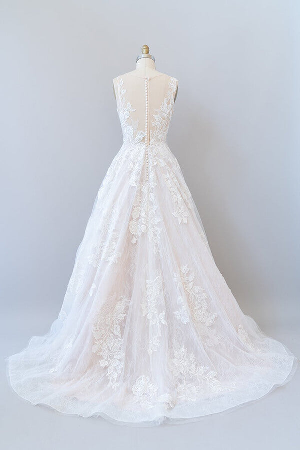 Vestido de novia largo de tul con encaje y apliques de corazón en forma de A