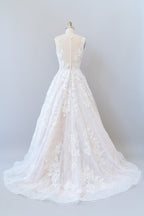 Vestido de novia largo de tul con encaje y apliques de corazón en forma de A