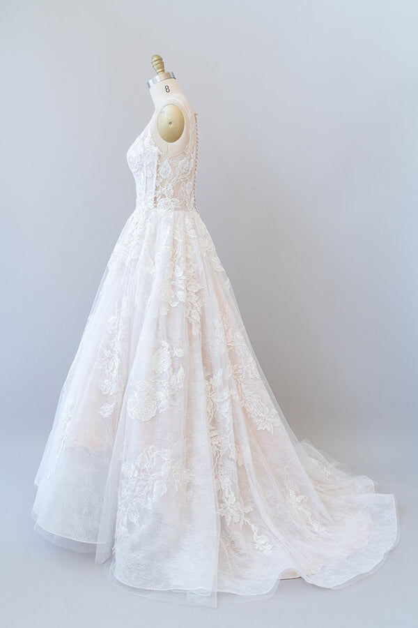 Vestido de novia largo de tul con encaje y apliques de corazón en forma de A