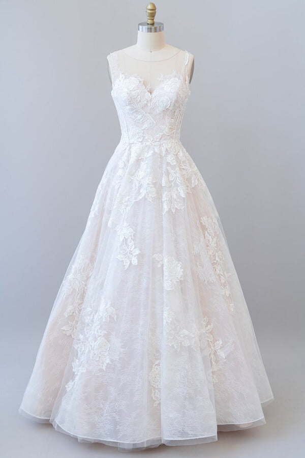Vestido de novia largo de tul con encaje y apliques de corazón en forma de A