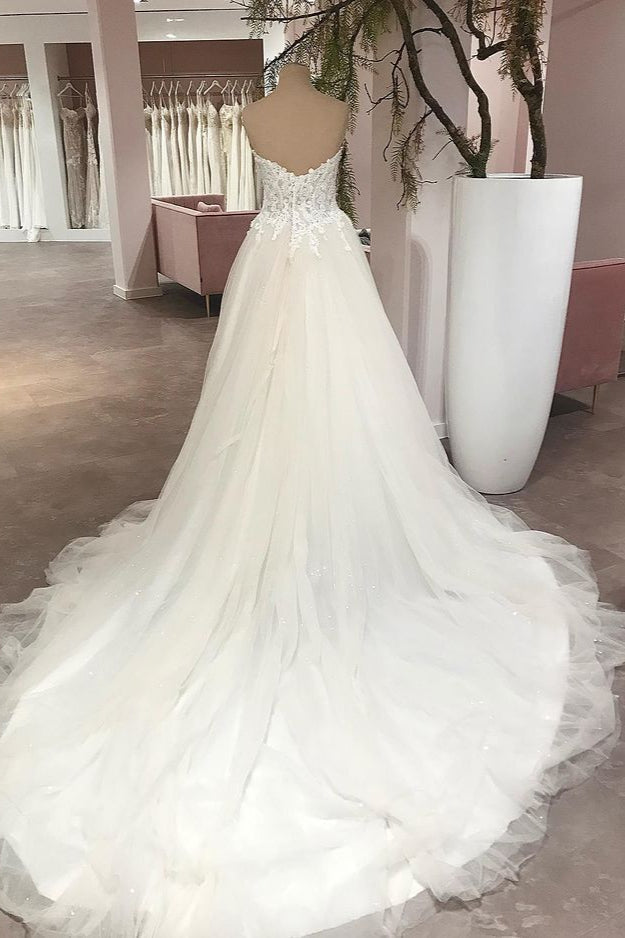 Abito da sposa lungo a linea ad A con scollo a cuore, schiena scoperta, tulle e pizzi con applicazioni