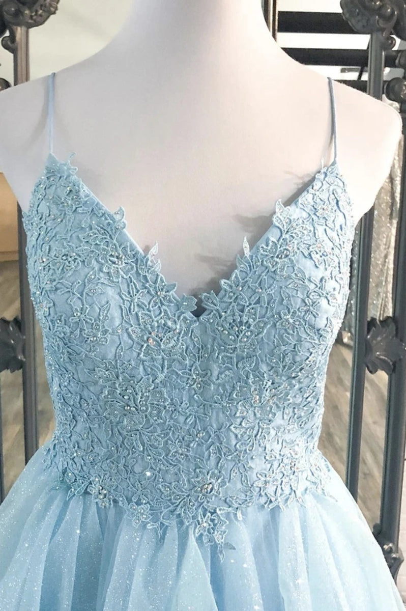 Robes de bal longues en tulle duveteux à encolure cœur et jupe évasée