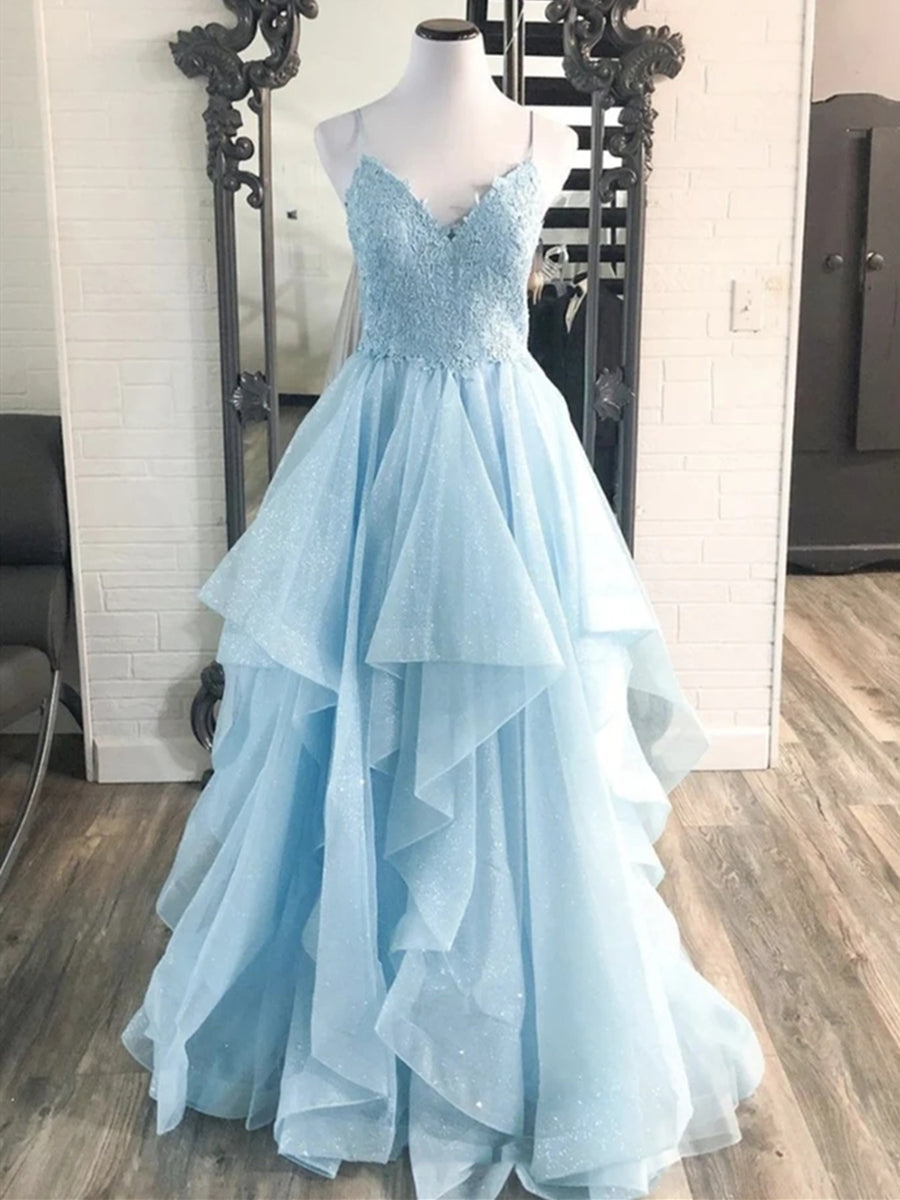 Robes de bal longues en tulle duveteux à encolure cœur et jupe évasée