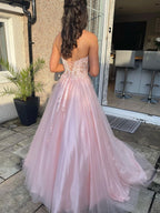 Vestido longo cor-de-rosa de baile com corpete em forma de coração, saia evasê, tule e renda, vestido formal de noite