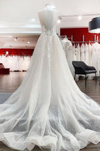 Vestido de novia largo de tul con escote en A y espalda abierta