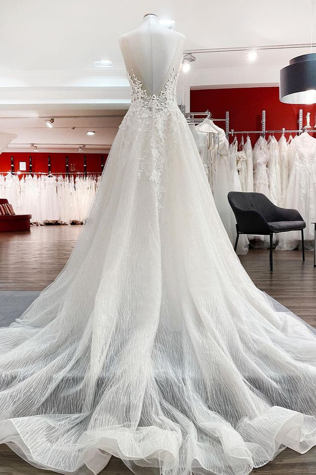 Vestido de novia largo de tul con escote en A y espalda abierta