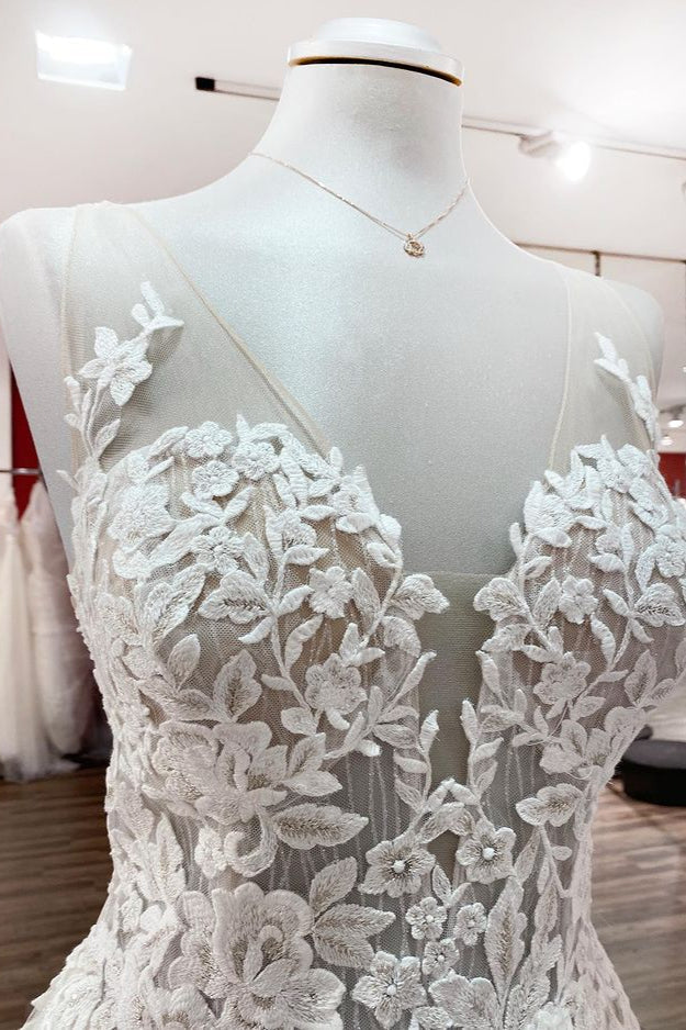 Vestido de novia largo de tul con escote en A y espalda abierta