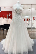 Vestido de novia largo de tul con escote en A y espalda abierta