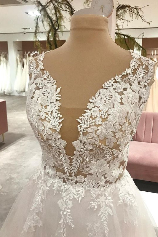 Vestido de Noiva Comprido em Tule com Decote Coração e Aplicações de Renda em Corte A
