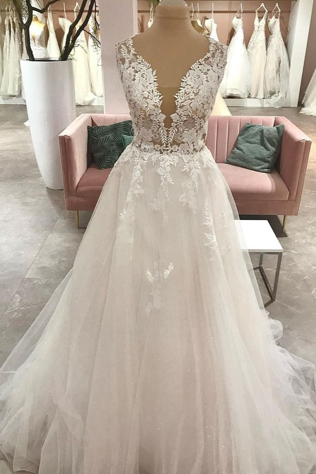 Vestido de Noiva Comprido em Tule com Decote Coração e Aplicações de Renda em Corte A
