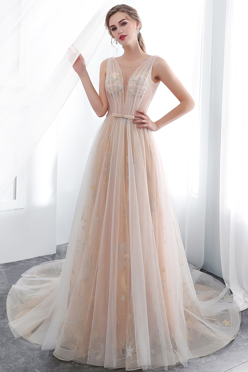 Abiti da sera lunghi a linea ad A in tulle senza schienale color champagne