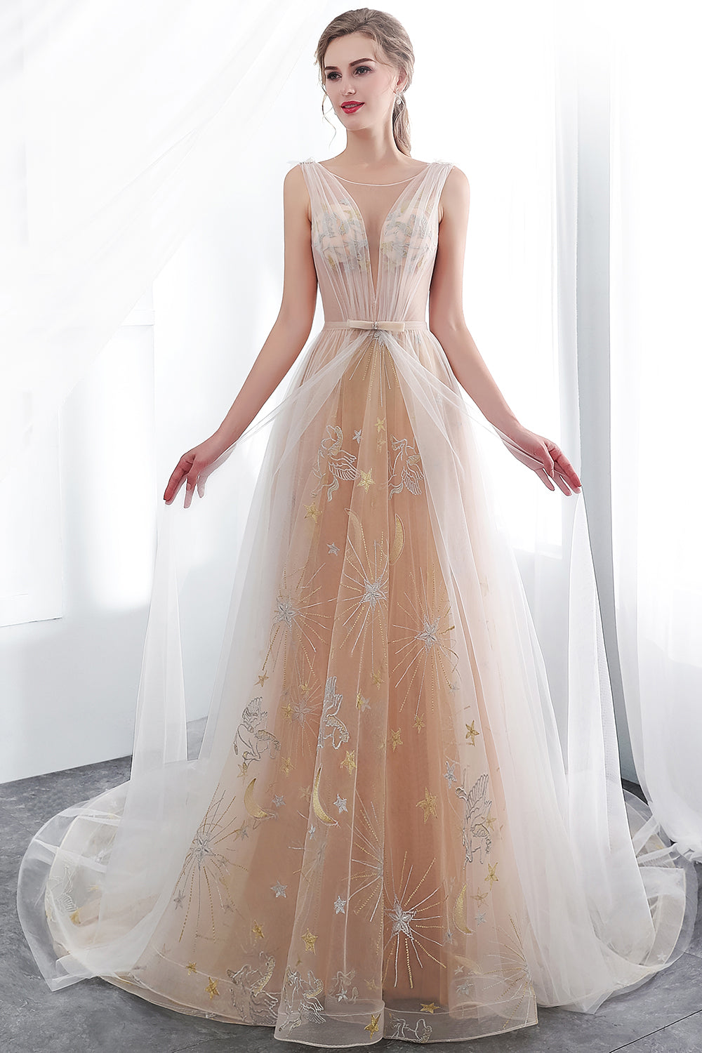 Abiti da sera lunghi a linea ad A in tulle senza schienale color champagne