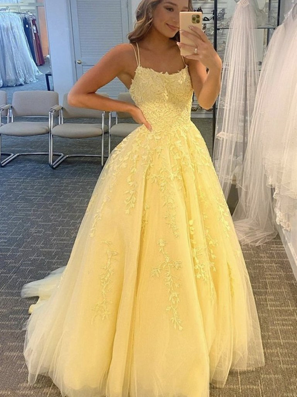 Langes, rückenfreies A-Linien-Abschlussballkleid aus Tüll mit Spitze