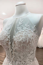 Vestidos de novia largos de tul con corte A, espalda abierta, cuello halter, sin mangas y encaje