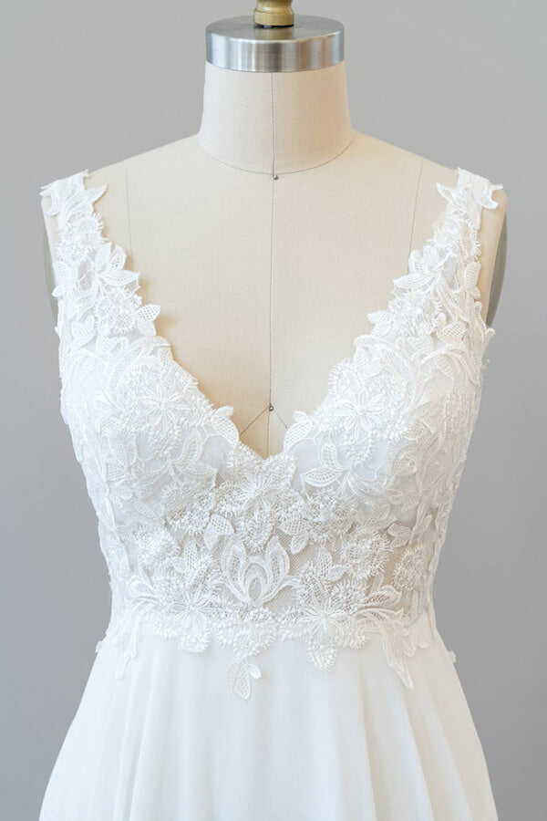 Vestido de novia largo de gasa con escote en V, apliques y encaje