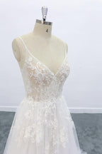 Vestido de novia largo de tul con encaje, escote en V y espalda descubierta