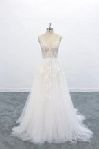 Vestido de novia largo de tul con encaje, escote en V y espalda descubierta