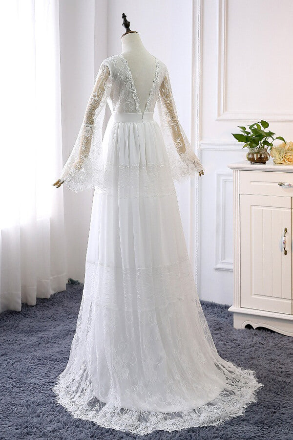 Vestido de noiva longo em linha A com decote em V, renda e tule, com mangas