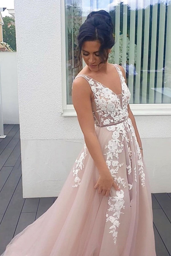 Robe de bal longue en ligne A, décolleté en V, fines bretelles, dos nu, appliques en dentelle et tulle