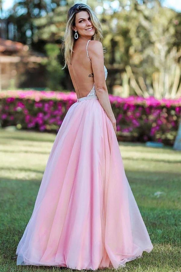 Robe de bal longue en ligne A à col en V avec fines bretelles et dos ouvert
