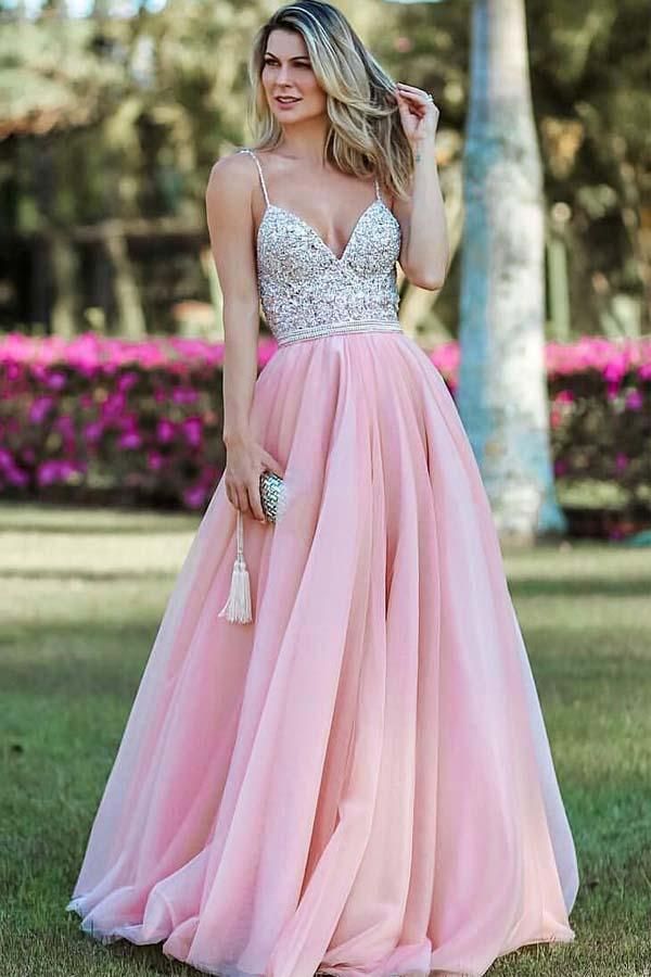 Robe de bal longue en ligne A à col en V avec fines bretelles et dos ouvert