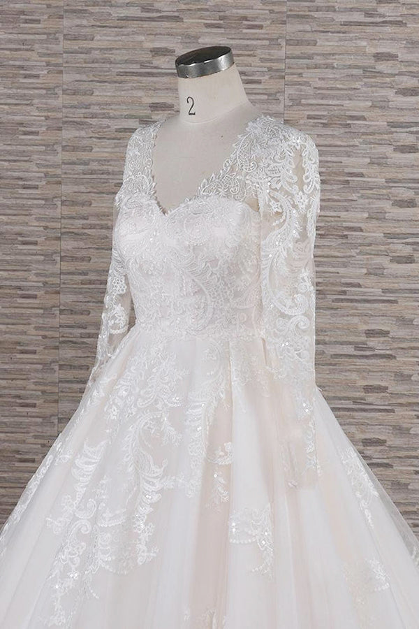 Vestido de noiva longo em linha A com decote em V, tule, aplicações de renda e mangas