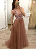 Robes longues de soirée formelles en tulle à perles, coupe évasée et col en V