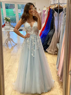 Robe longue en ligne A à col en V avec dentelle en tulle et fleurs 3D pour bal de fin d'études formel