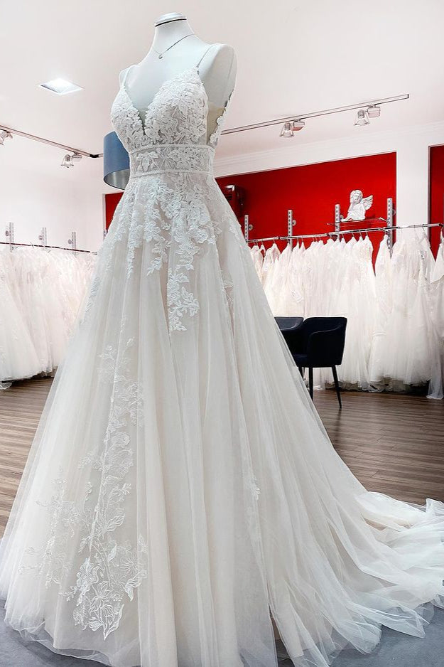 Abito da sposa lungo a linea ad A con scollo a V, in tulle, senza maniche, con applicazioni in pizzo e schiena scoperta