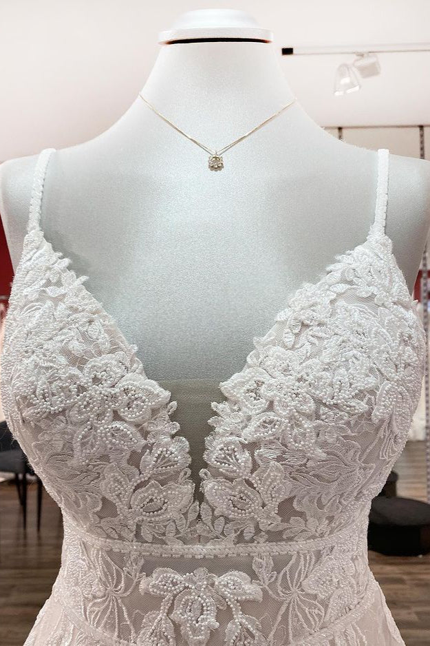 Abito da sposa lungo a linea ad A con scollo a V, in tulle, senza maniche, con applicazioni in pizzo e schiena scoperta