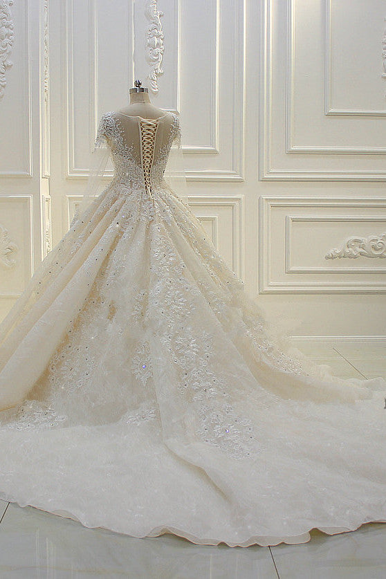 Abito da sposa lungo a palloncino con perline, applicazioni in pizzo a barca e maniche