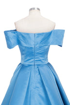 Robe longue de bal en satin bleu à épaules dénudées avec fente