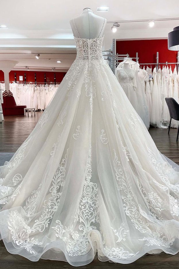 Abito da sposa lungo a palloncino con scollo a V, spalline sottili e pizzo in tulle