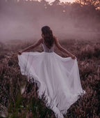 Abito da sposa lungo bohemien a linea ad A con scollo a V, chiffon, tulle scintillante e schiena scoperta