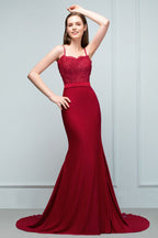 Robes de bal longues bordeaux sirène à fines bretelles en forme de cœur avec appliques et perles