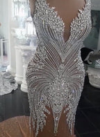 Abiti da sposa lunghi color champagne con scollo a V, perline, schiena scoperta e taglio sirena