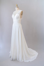 Abito da sposa lungo impero a linea ad A con scollo a V, pizzo, chiffon e schiena scoperta