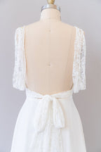 Abito da sposa lungo impero a linea ad A con scollo a V, pizzo, chiffon e schiena scoperta