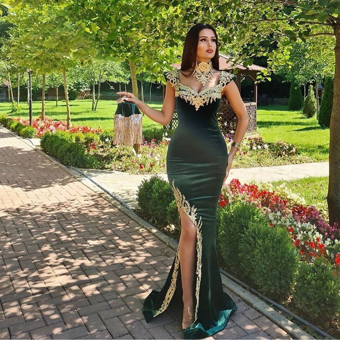 Vestidos de noite longos cauda de sereia verde escuro com aplicações de renda dourada