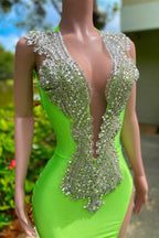 Vestido longo de baile de sereia com decote em V profundo, lantejoulas, cetim elástico e costas descobertas com apliques
