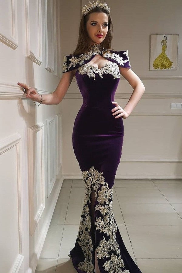 Robe de bal longue sirène en velours avec col montant, dentelle appliquée et dos nu