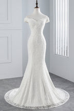 Abito da sposa lungo con spalle scoperte, pizzo a sirena e allacciatura frontale