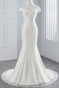 Abito da sposa lungo con spalle scoperte, pizzo a sirena e allacciatura frontale