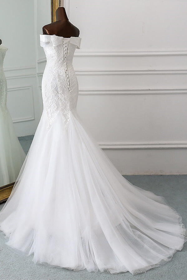 Langes Meerjungfrau-Brautkleid mit schulterfreiem Schnitt und Applikationen aus Spitze und Tüll