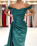 Robe de bal longue sirène à épaules dénudées, dos nu, fente avant avec traîne latérale