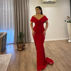 Vestidos de Baile Formais Vermelhos de Cetim com Ombros Descobertos e Fenda, Estilo Sereia Longo