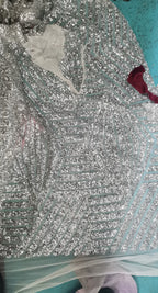 Vestidos longos de sereia com lantejoulas, ombros descobertos e mangas