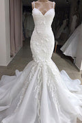 Robe de mariée longue sirène à fines bretelles avec appliques en dentelle